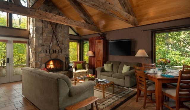 Riverside Chalet Plus in Confluence
