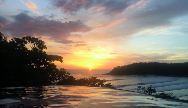 Romantic Beachfront Retreat - Surf, Pool & Views in San Juan del Sur