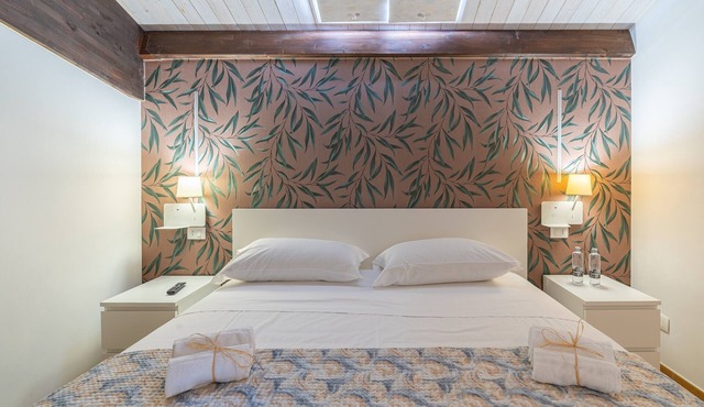 Room 202 at 'Le Saline Rooms Marzamemi' with Wi-Fi and Air Conditioning in Marzamemi