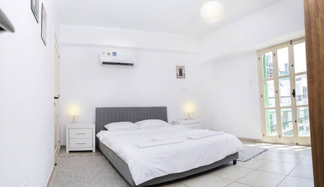 Room in shared flat in old town