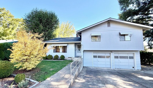 Roomy 3BR base in Philomath, near OSU and within 50 min of the coast with AC. in Philomath
