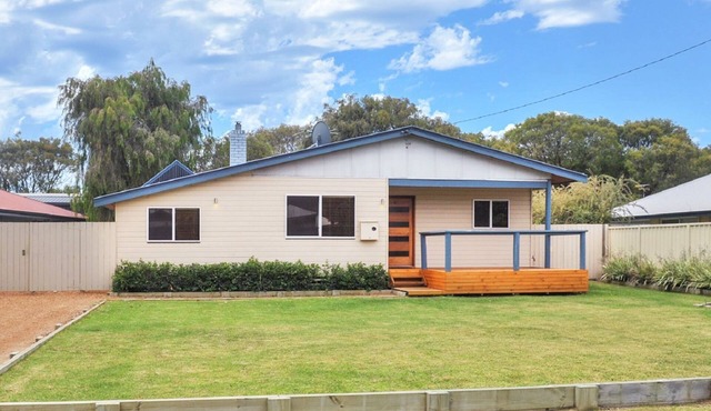 ROSE ON THE BEACH - relaxing beach hideaway in Broadwater
