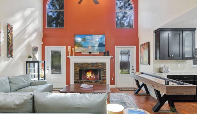 Rustic Hideaway - Modern Estate - Great Location + Pet Friendly! in Windermere