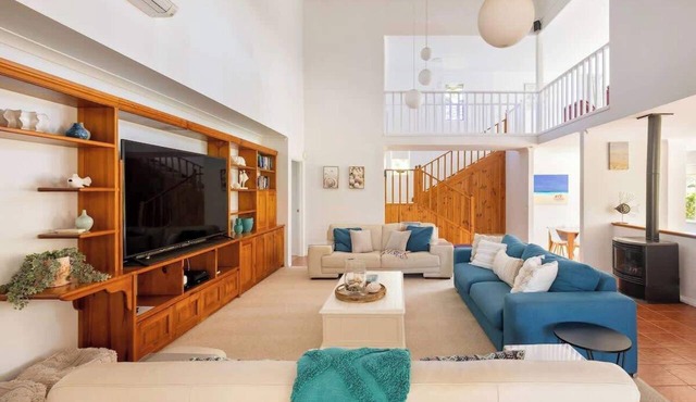 Salty Dayz Retreat—Steps from Busselton Beach in Broadwater