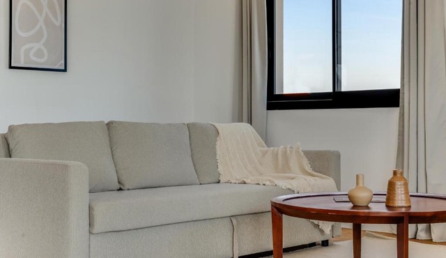 Sanders Cruise - Lovely Studio apt wbalcony in Limassol