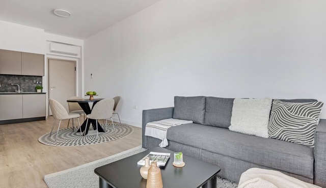Sanders Crystal 2 - Nice 2-Bdr Apt w Shared Pool in Limassol
