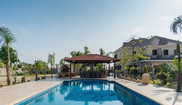 Sanders Ipsonas - Generous Holiday Home w/ Balcony in Ypsonas