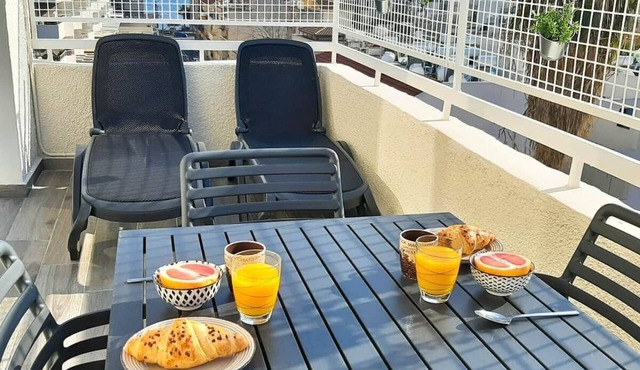 Sea Breeze Central, 2bed, sleeps 4, Wi-Fi, Sat TV
