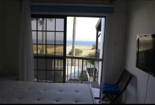 Sea view maisonette on coastal road, Zygi in Zygi