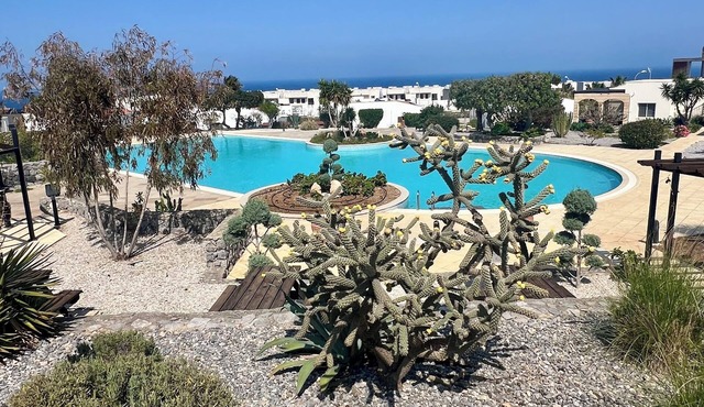 Sea View & Pool · 2BR · Esentepe