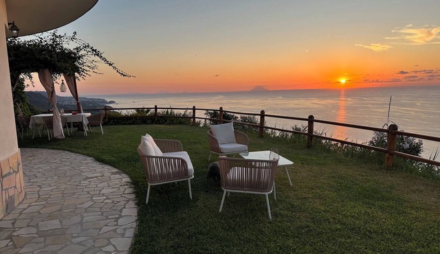 Sea view villa with pool near Tropea in Zambrone