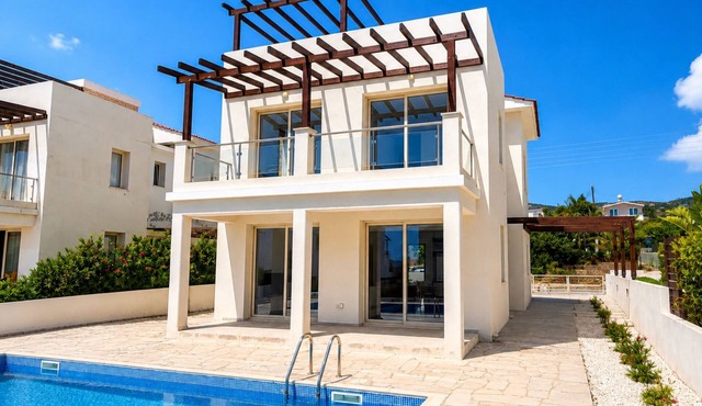Seaview Villa with Pool and Rooftop
