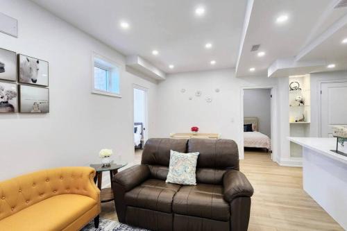 Serene High-celling Retreat in Oakville