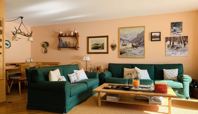 Small villa near the ski slopes, private garden, garage, close to downtown in Saint Moritz