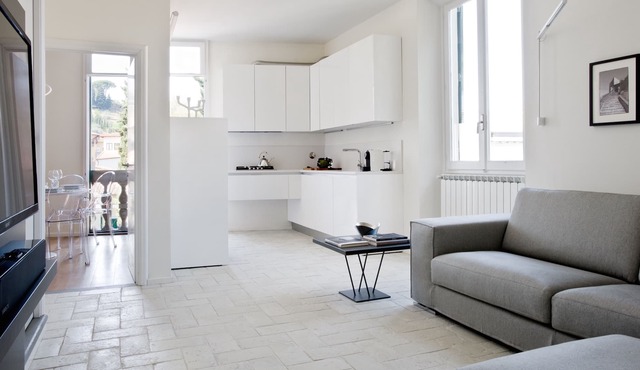 Sophisticated, spacious apartment a short walk away from the historic centre. in Firenze