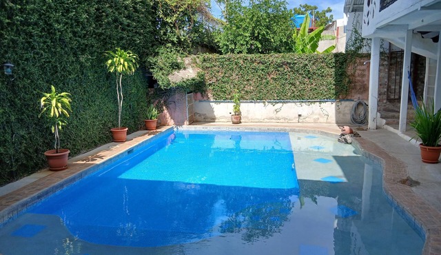Spacious 9-bedroom hotel in tranquil Managua next to MetroCentro in Colonial Los Robles Managua