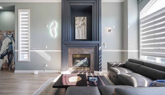 Spacious 5 bed 4 bath in Delta/Surrey centrally located close to mall,restaurant in Surrey