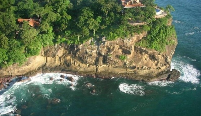 Spectacular Ocean Cliff 5BR Home & Beach in Gated Community in Tola