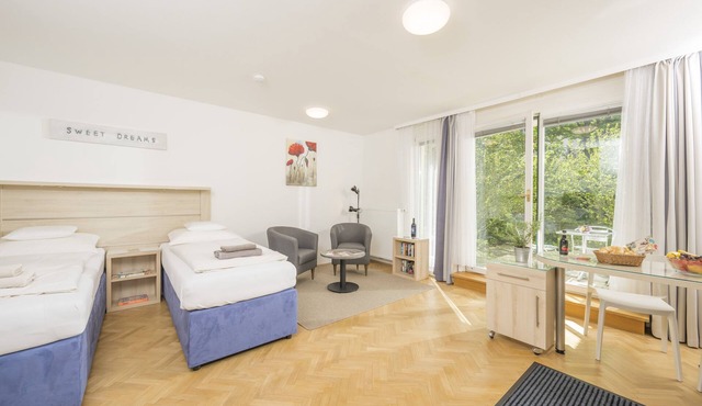 Studio apartment with garden in Wien