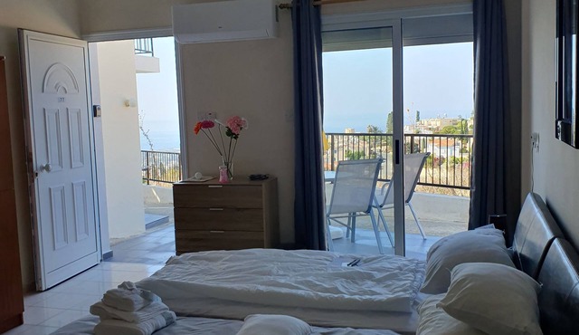Studio/scenic Views/pool/air Con/near Attractions