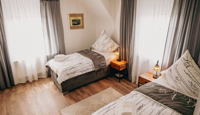 Stunning private villa for 6 guests with WIFI, TV and parking in Müllenbach