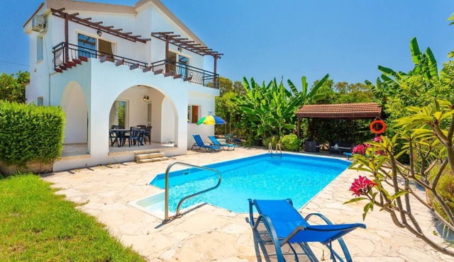 Sun Beach Villa Thio