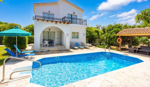 Sun Beach Villa - Two Bedroom Villa, Sleeps 5