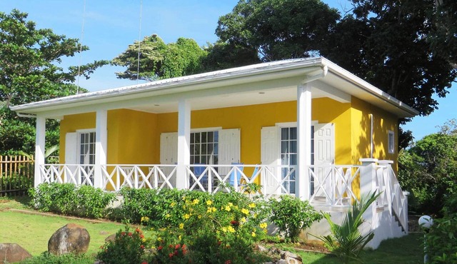 Sunhill Villa - Light-Flooded House With Fantastic View in Big Corn Island