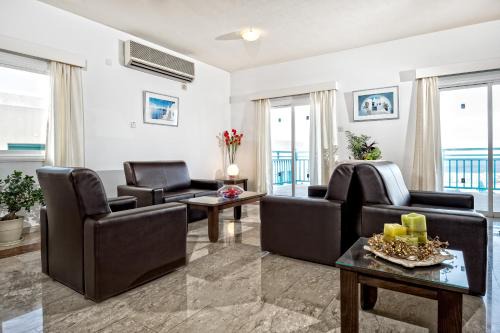 Sunny Hill Hotel Apartments in Paphos