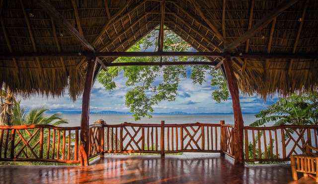 Super Natural 8-bedroom resort on Ometepe - perfect for group getaways in Esquipulas