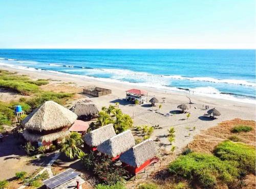 Surfing Turtle Lodge in Poneloya
