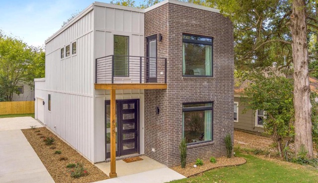 The Birch - 1 Mi to Downtown! - Newly Built! in Fayetteville