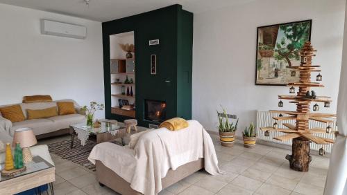 The Mountain House - Escape city life in Panayia