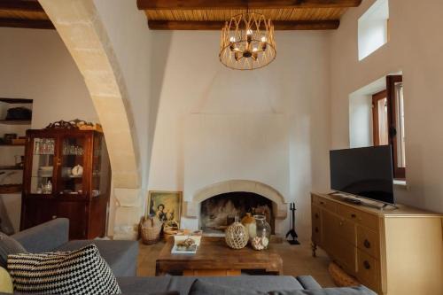 The Yard Traditional Residence in Vasa Kilaniou