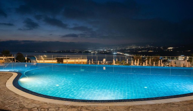 Theo Sunset Bay Hotel in Paphos