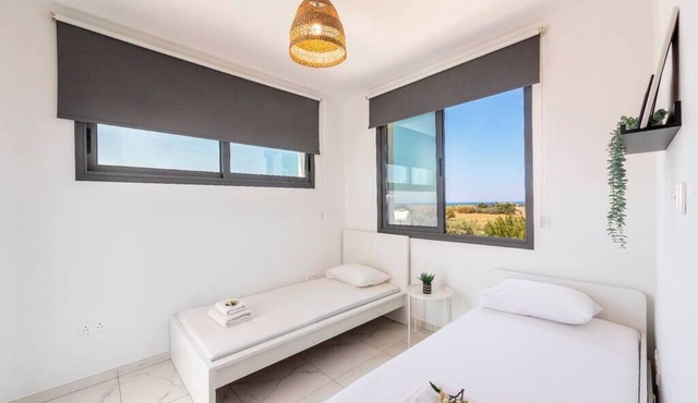 This amazing 2 bedroom villa is located at the peaceful Kapparis area in Paralimni