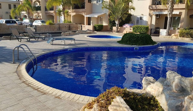 Two Bedroom Ground Floor Apartment with Shared Pool (Universal/Paphos) in Paphos