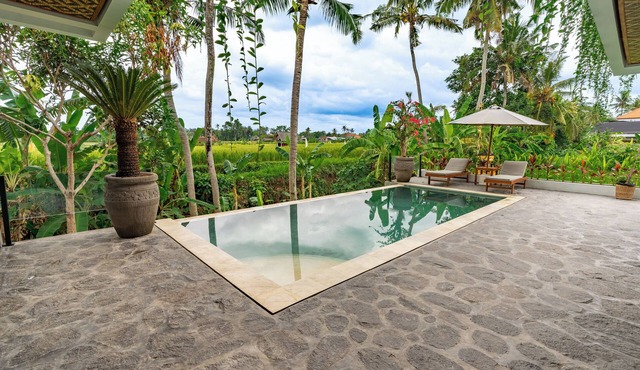 Ubud Luxury 4-Bedroom with Butler, Rice Field View & Pool in Bali