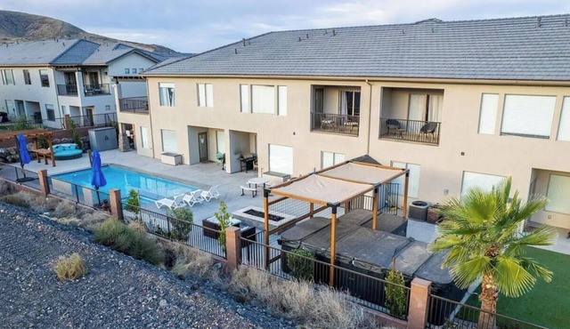 Ultimate 10BR 28-Guest Getaway-Zion Area in Hurricane