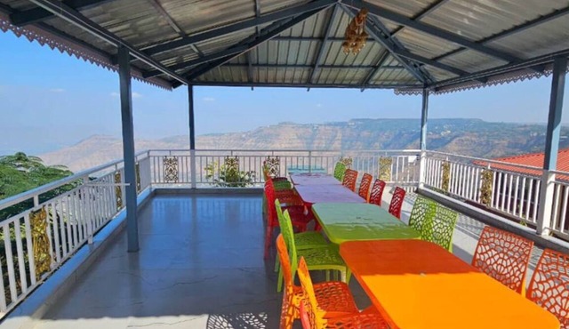 Ultra Luxurious 5 Bed Pool Villann in Pangari