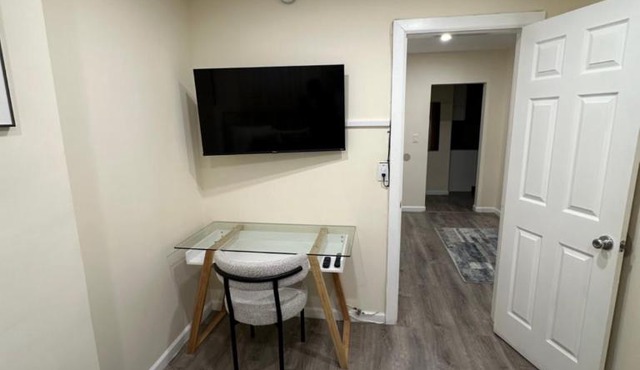 Upscale Relax 2 Bedroom near Yankee Stadium 14 min drive in New Rochelle