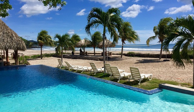 V14 - Beachfront Deluxe Penthouse - Hacienda Iguana - Surf & Golf in Tola