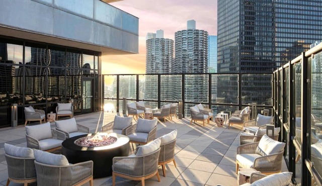 Vacation Starts Here! Near Chicago Riverwalk and The River Theater, Pets Allowed in Chicago