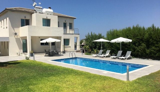 Villa in paradise in Goudi