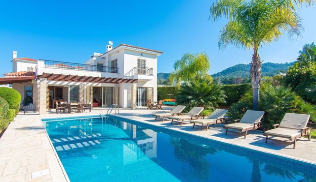 Villa Pine View - a villa that sleeps 6 guests in 3 bedrooms