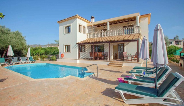 Villa Styliani - Four Bedroom Villa, Sleeps 8