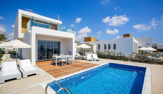 Villa Turquoise - Two Bedroom Villa, Sleeps 4 in Pafos