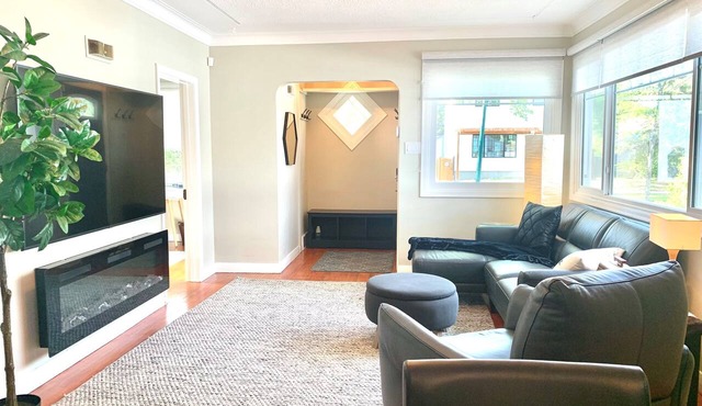 VIP YXE - Broadway | Four Bedroom Whole Home in Saskatoon