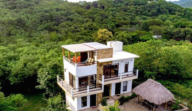 Vista Popoyo Lodge, Oceanview, 10 min drive to Popoyo Surf Break in Las Salinas