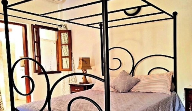 Welcoming 3-bedroom house with AC in charming Granada in Granada